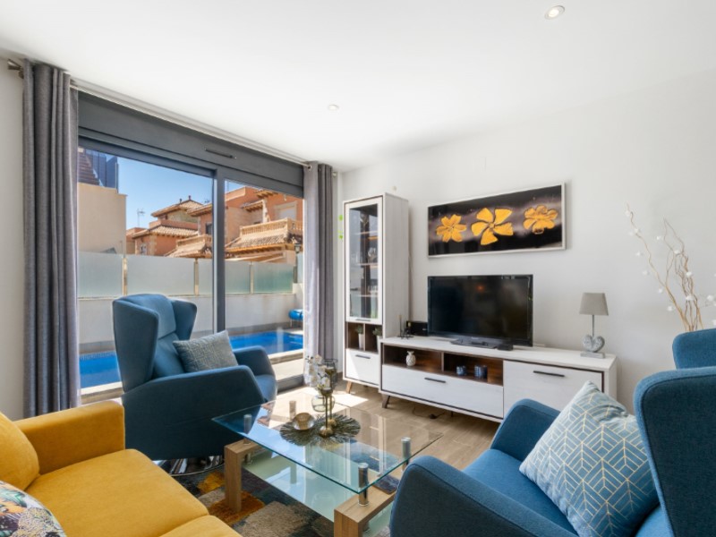 5 Bed, 3 Bath, HouseFor Sale, Torrevieja, Alicante