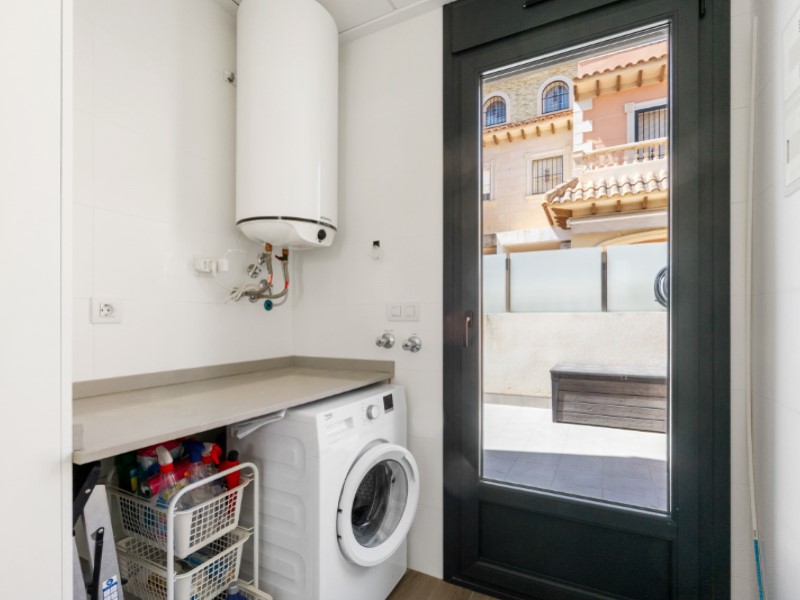 5 Bed, 3 Bath, HouseFor Sale, Torrevieja, Alicante