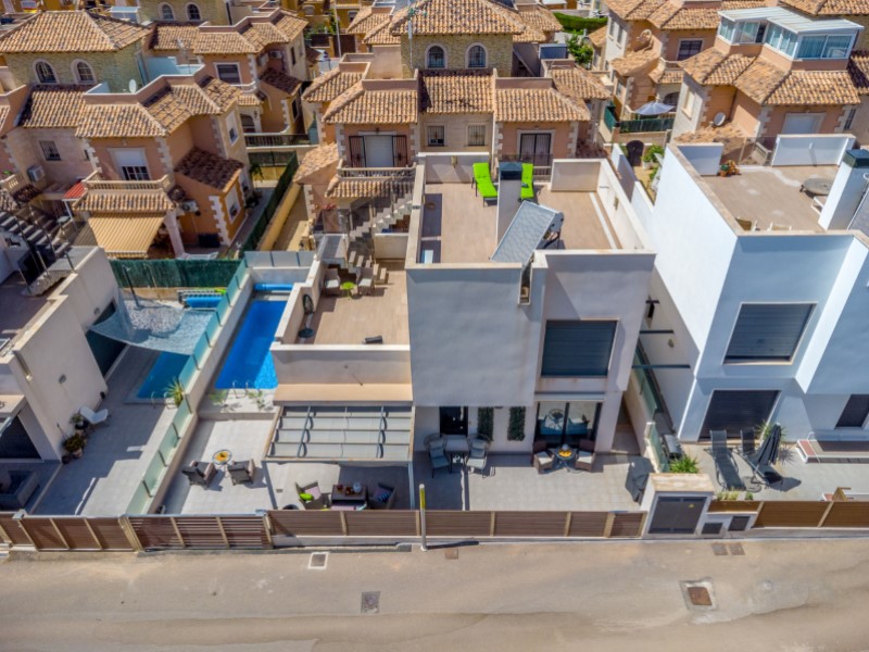 5 Bed, 3 Bath, HouseFor Sale, Torrevieja, Alicante