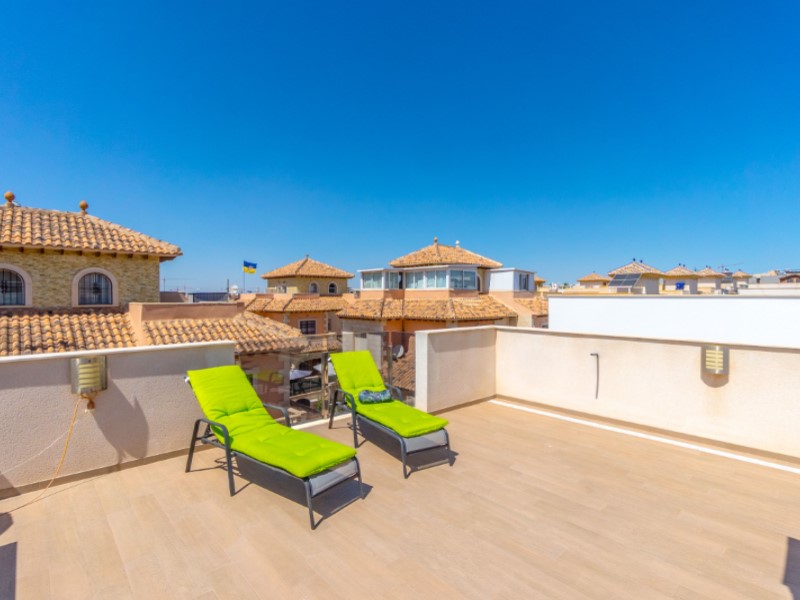 5 Bed, 3 Bath, HouseFor Sale, Torrevieja, Alicante