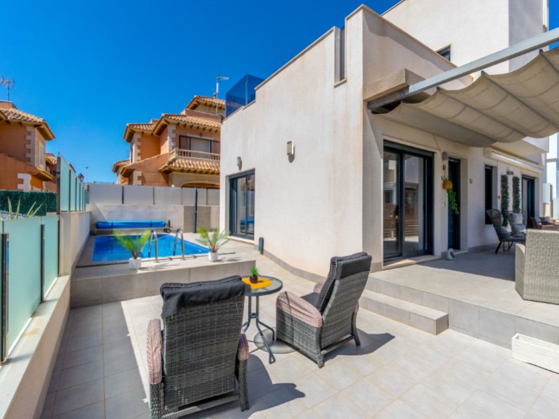 5 Bed, 3 Bath, HouseFor Sale, Torrevieja, Alicante