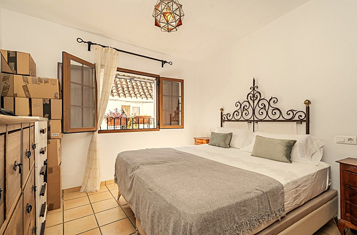 2 Bed, 1 Bath, HouseFor Sale, Estepona, Malaga