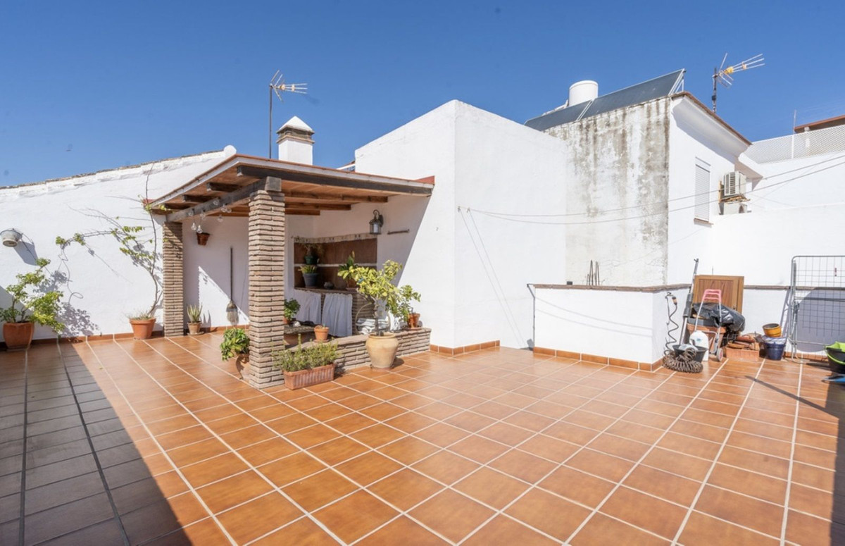 2 Bed, 1 Bath, HouseFor Sale, Estepona, Malaga