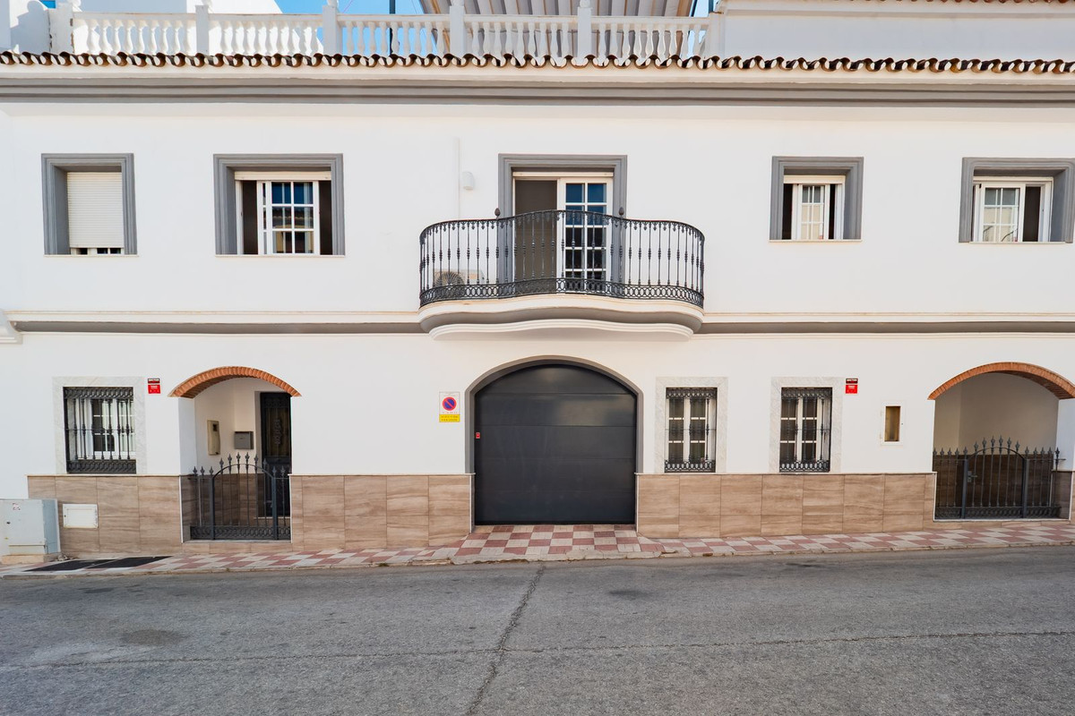 Alhaurin el Grande, Malaga, 6 Bedrooms Bedrooms, ,3 BathroomsBathrooms,For Sale,R4831489