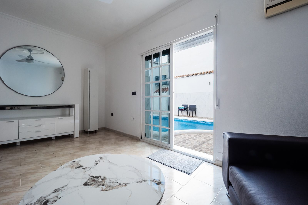 Alhaurin el Grande, Malaga, 6 Bedrooms Bedrooms, ,3 BathroomsBathrooms,For Sale,R4831489