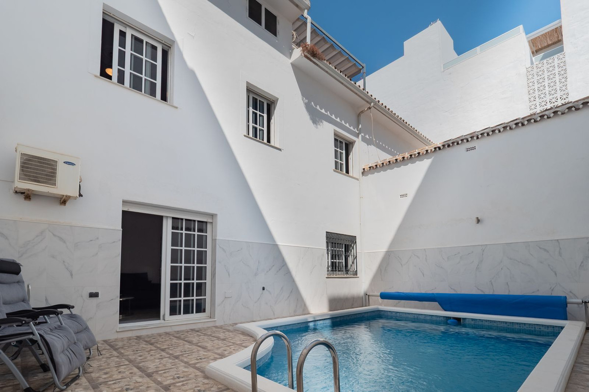 Alhaurin el Grande, Malaga, 6 Bedrooms Bedrooms, ,3 BathroomsBathrooms,For Sale,R4831489