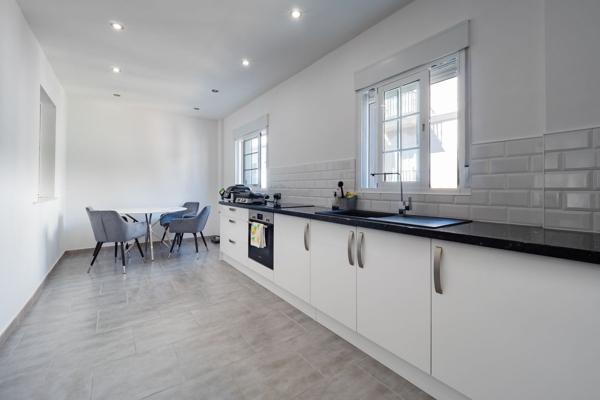 Alhaurin el Grande, Malaga, 6 Bedrooms Bedrooms, ,3 BathroomsBathrooms,For Sale,R4831489