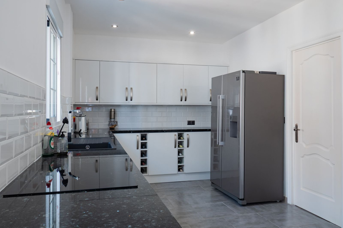 Alhaurin el Grande, Malaga, 6 Bedrooms Bedrooms, ,3 BathroomsBathrooms,For Sale,R4831489