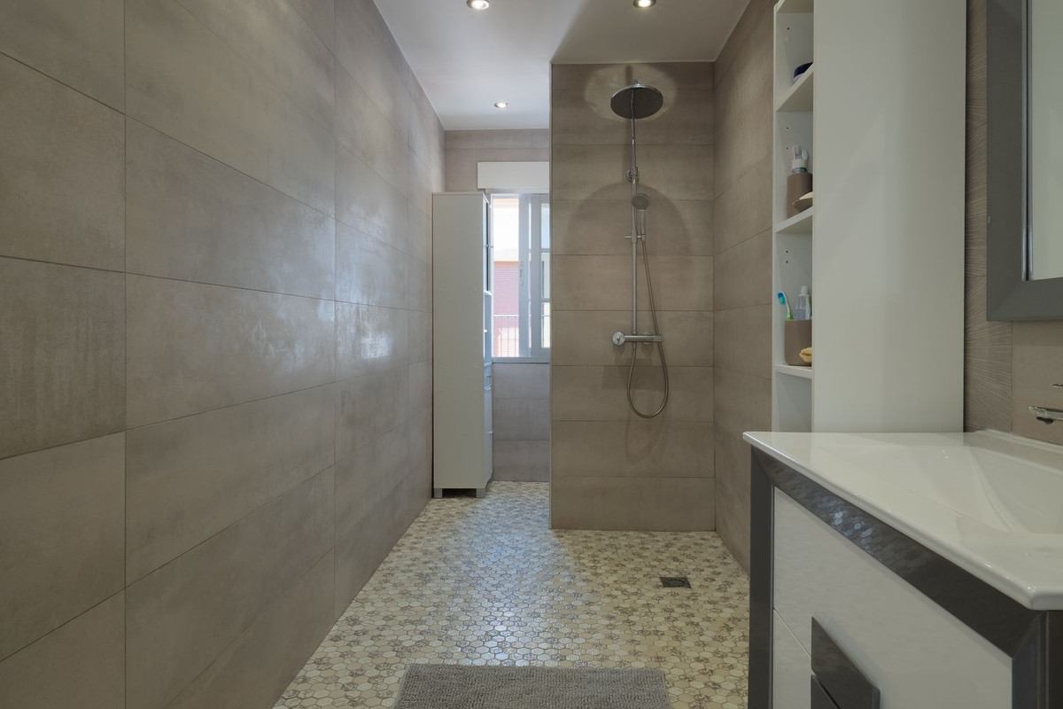 Alhaurin el Grande, Malaga, 6 Bedrooms Bedrooms, ,3 BathroomsBathrooms,For Sale,R4831489