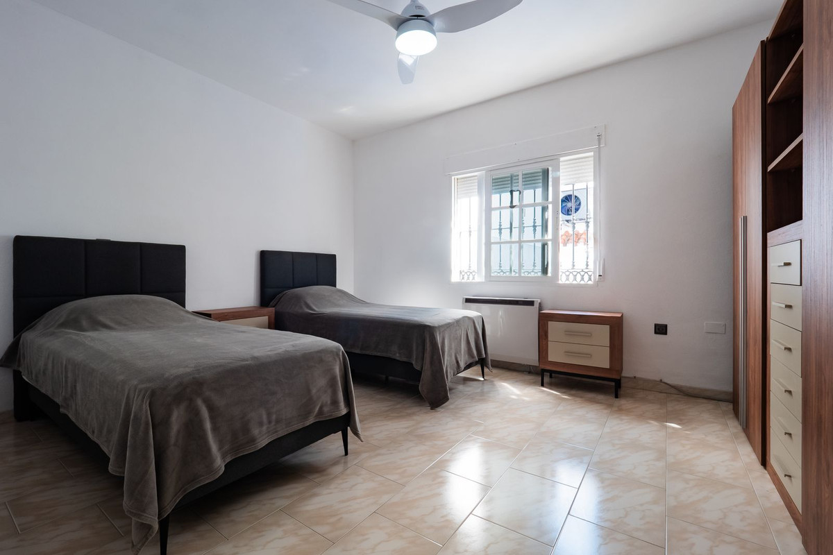 Alhaurin el Grande, Malaga, 6 Bedrooms Bedrooms, ,3 BathroomsBathrooms,For Sale,R4831489