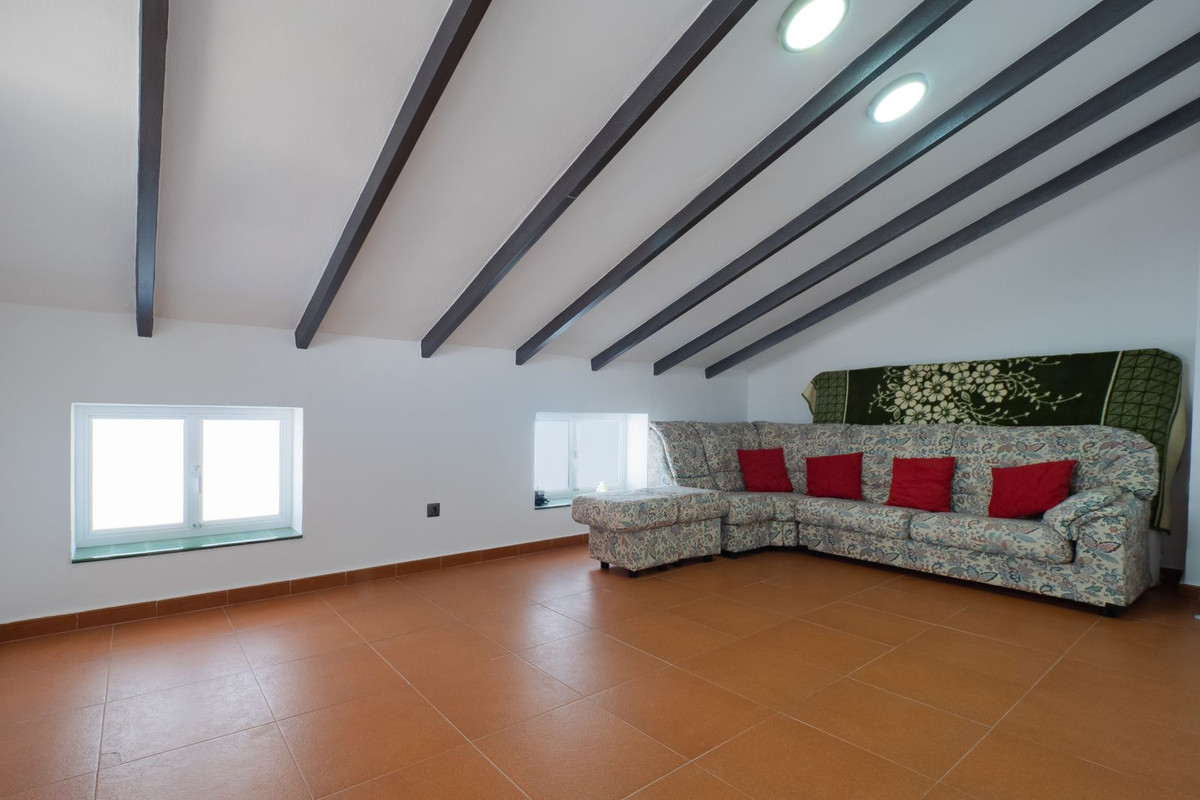 Alhaurin el Grande, Malaga, 6 Bedrooms Bedrooms, ,3 BathroomsBathrooms,For Sale,R4831489