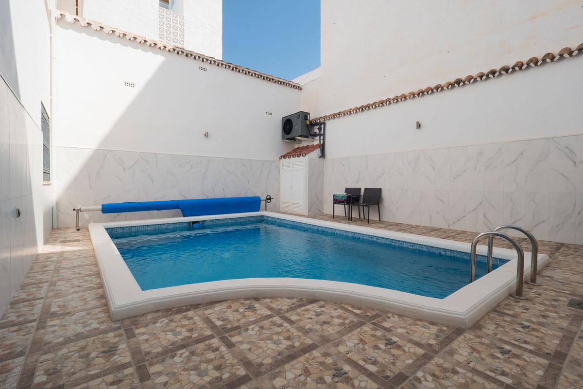 Alhaurin el Grande, Malaga, 6 Bedrooms Bedrooms, ,3 BathroomsBathrooms,For Sale,R4831489