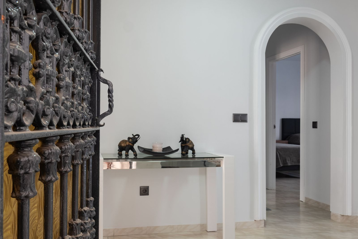 Alhaurin el Grande, Malaga, 6 Bedrooms Bedrooms, ,3 BathroomsBathrooms,For Sale,R4831489