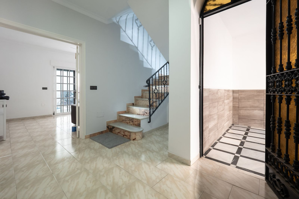 Alhaurin el Grande, Malaga, 6 Bedrooms Bedrooms, ,3 BathroomsBathrooms,For Sale,R4831489