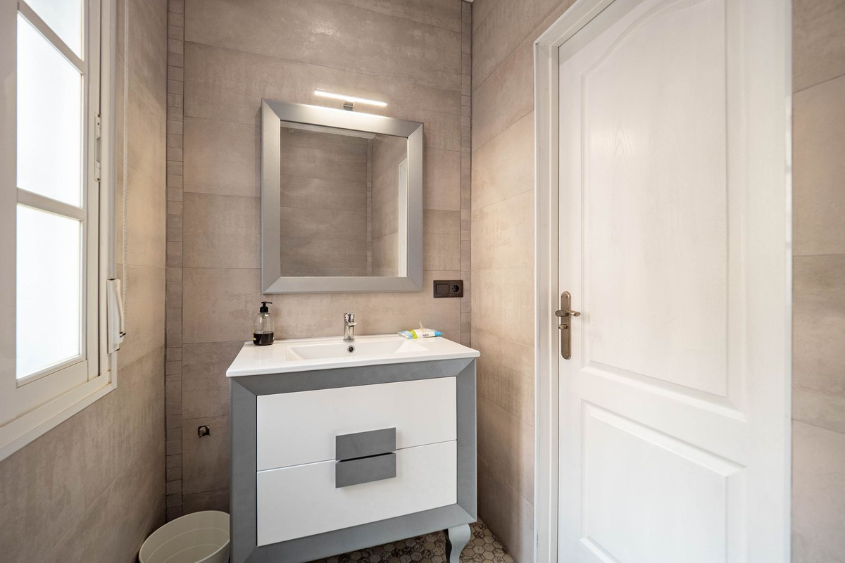 Alhaurin el Grande, Malaga, 6 Bedrooms Bedrooms, ,3 BathroomsBathrooms,For Sale,R4831489