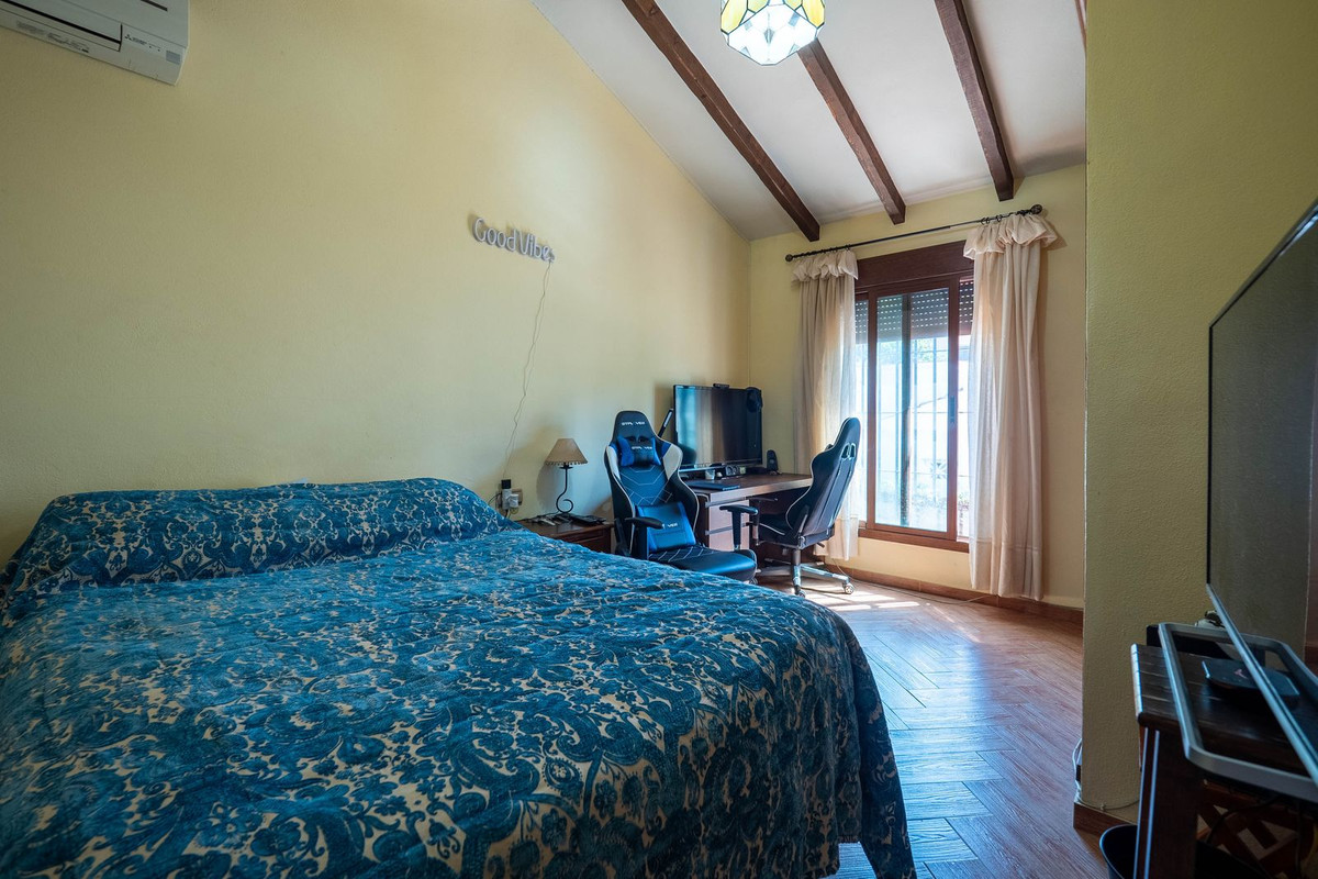 Alhaurin el Grande, Malaga, 4 Bedrooms Bedrooms, ,2 BathroomsBathrooms,For Sale,R5021104