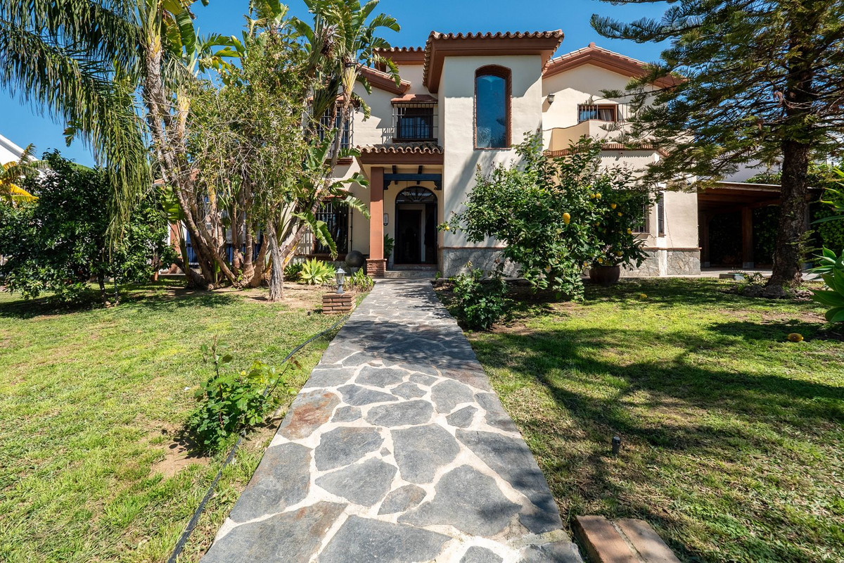 Alhaurin el Grande, Malaga, 4 Bedrooms Bedrooms, ,2 BathroomsBathrooms,For Sale,R5021104