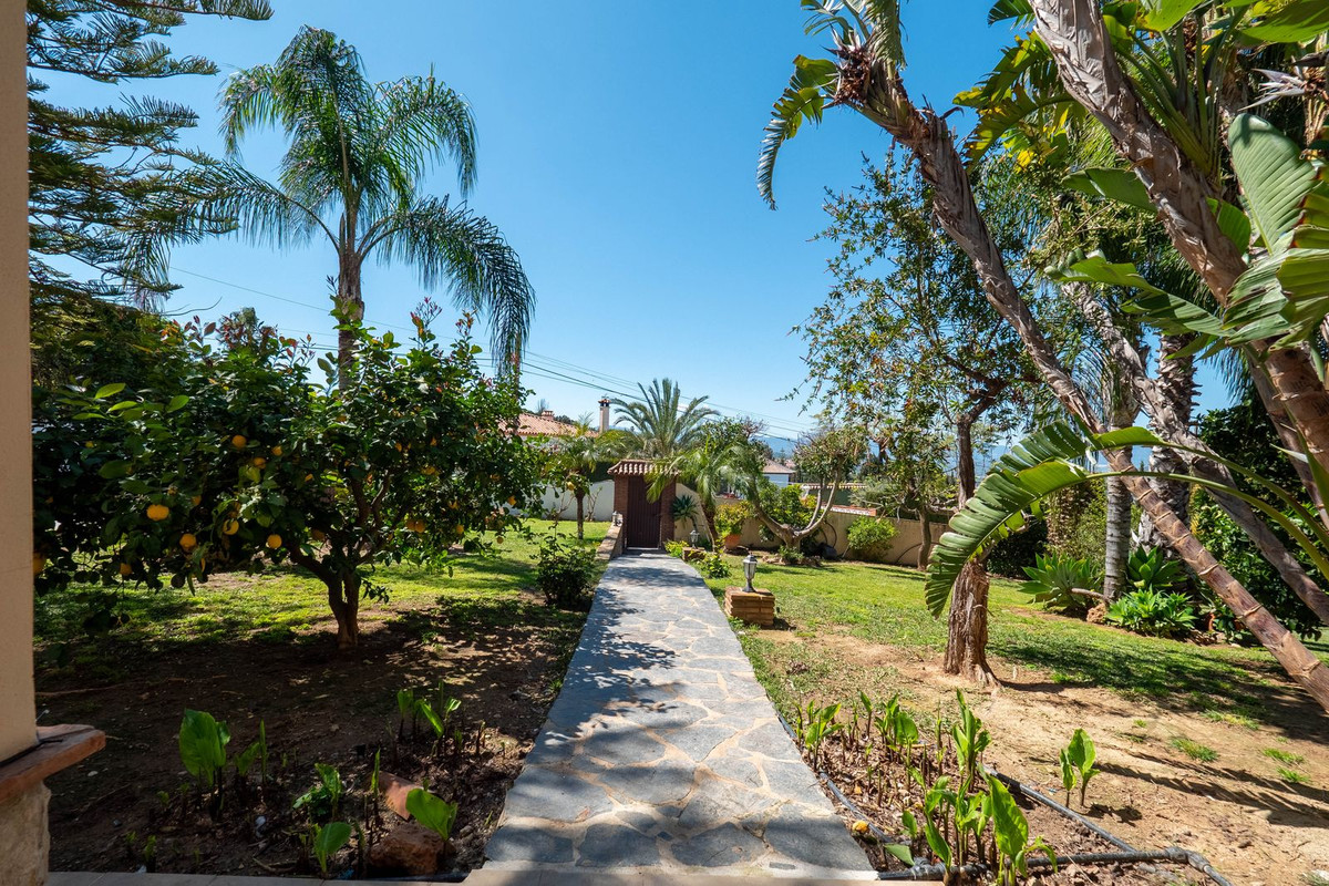 Alhaurin el Grande, Malaga, 4 Bedrooms Bedrooms, ,2 BathroomsBathrooms,For Sale,R5021104