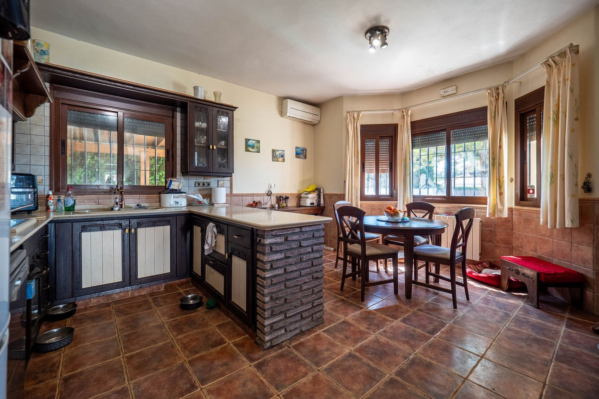 Alhaurin el Grande, Malaga, 4 Bedrooms Bedrooms, ,2 BathroomsBathrooms,For Sale,R5021104