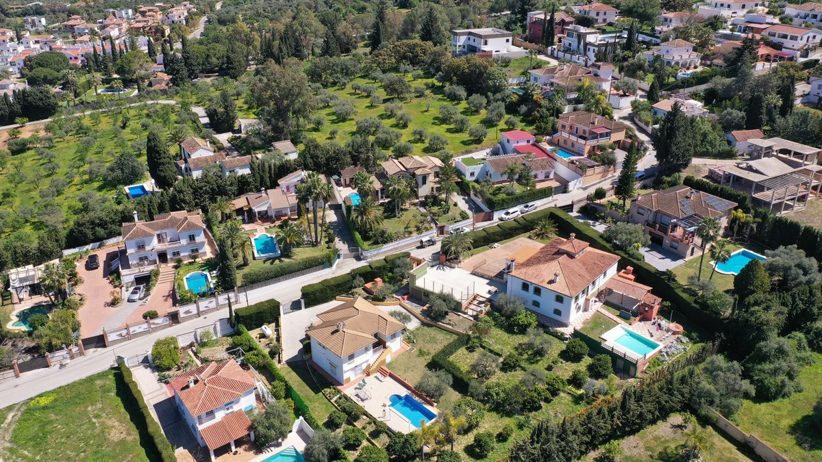 Alhaurin el Grande, Malaga, 4 Bedrooms Bedrooms, ,2 BathroomsBathrooms,For Sale,R5021104