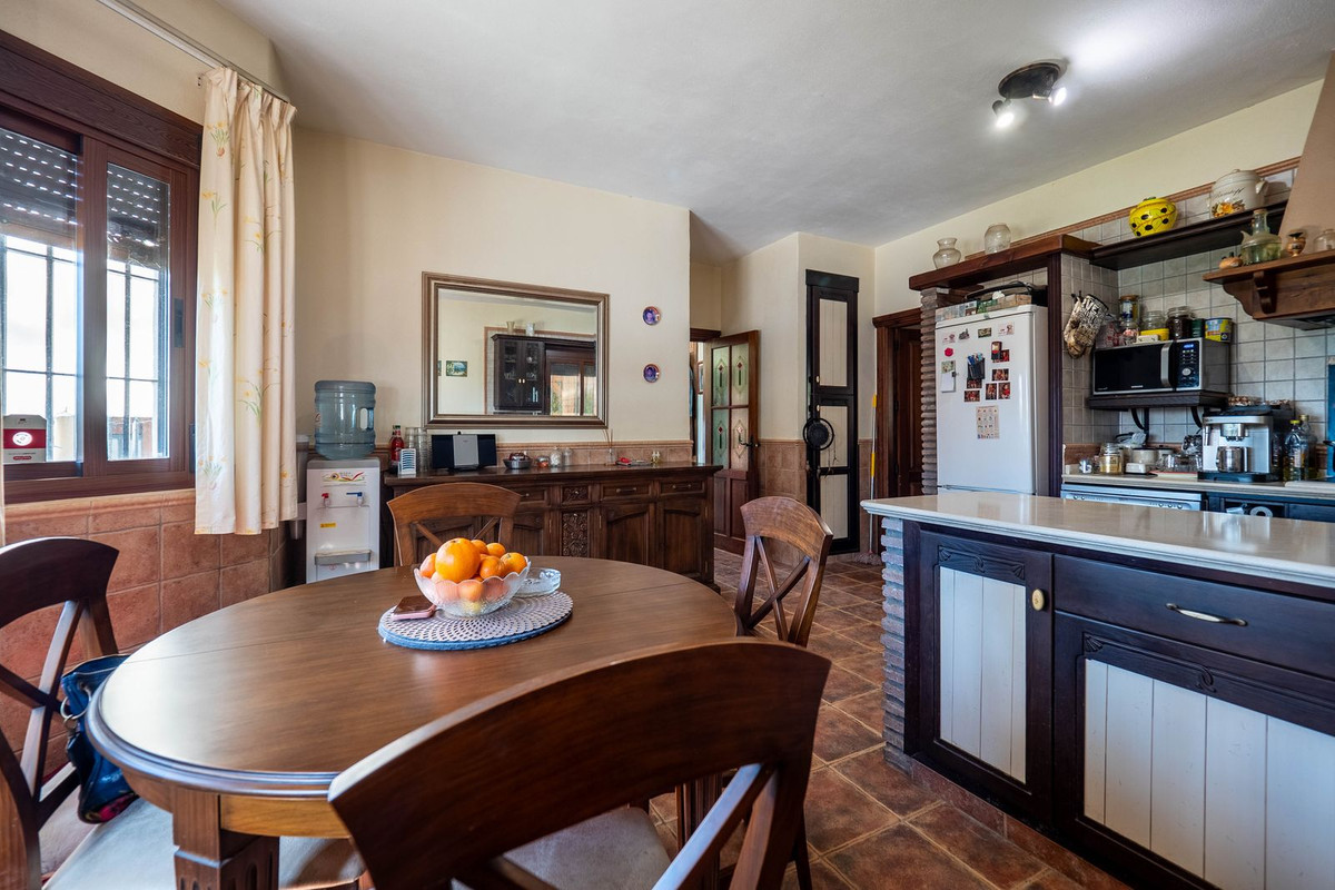 Alhaurin el Grande, Malaga, 4 Bedrooms Bedrooms, ,2 BathroomsBathrooms,For Sale,R5021104