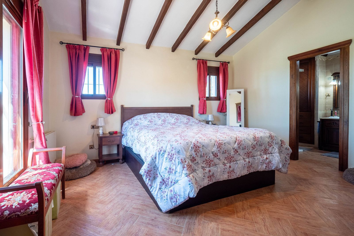 Alhaurin el Grande, Malaga, 4 Bedrooms Bedrooms, ,2 BathroomsBathrooms,For Sale,R5021104