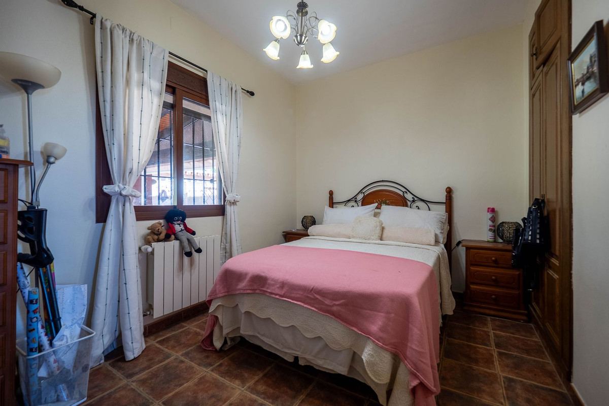 Alhaurin el Grande, Malaga, 4 Bedrooms Bedrooms, ,2 BathroomsBathrooms,For Sale,R5021104