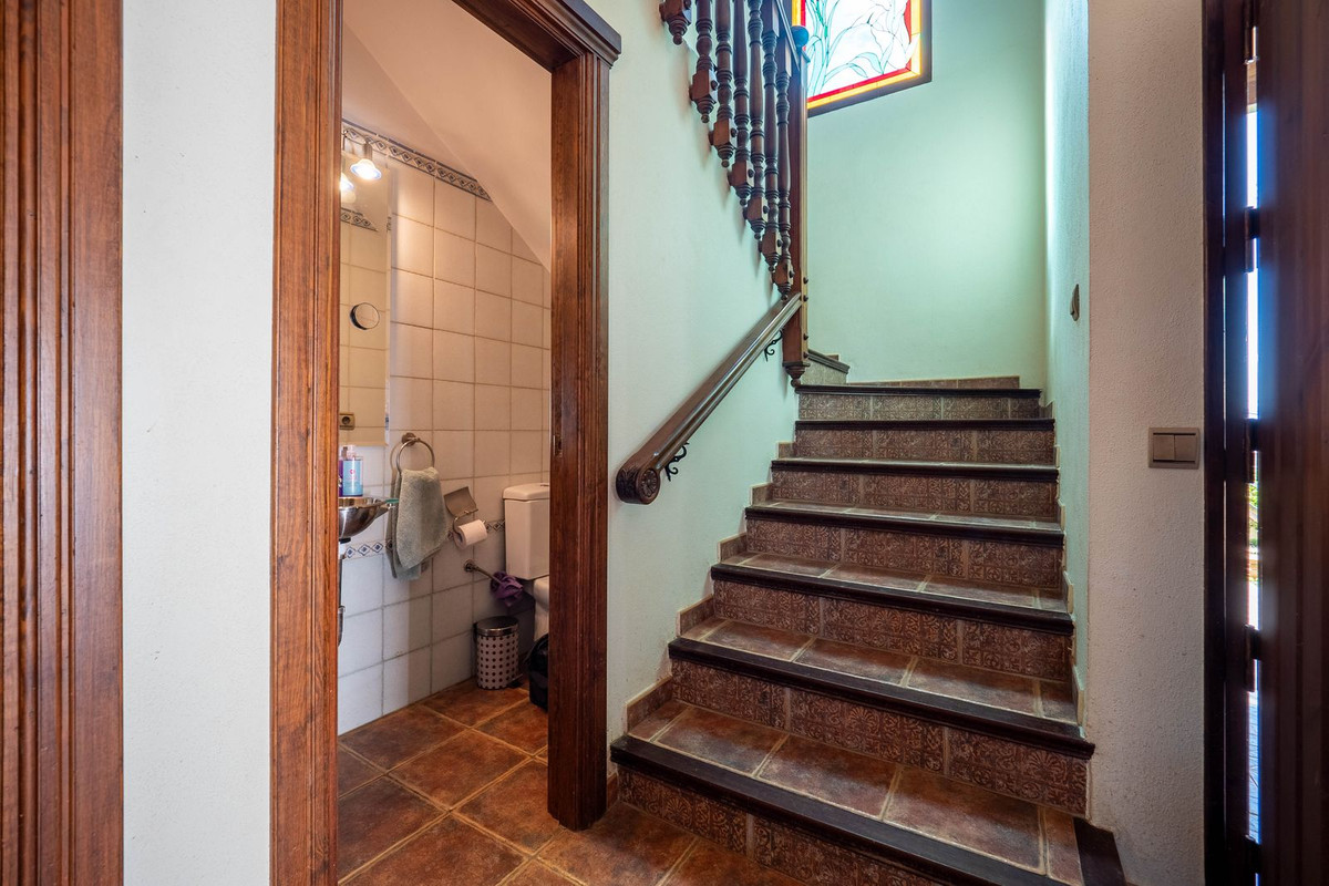 Alhaurin el Grande, Malaga, 4 Bedrooms Bedrooms, ,2 BathroomsBathrooms,For Sale,R5021104