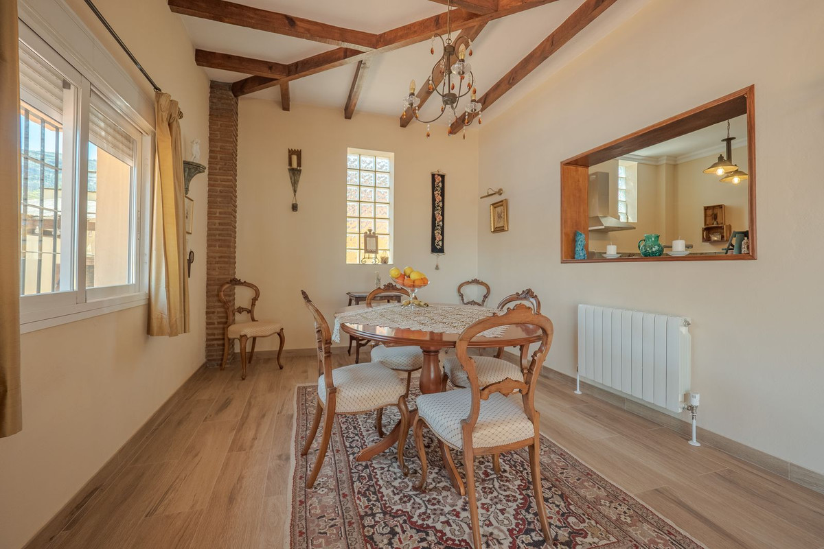 Alhaurin el Grande, Malaga, 5 Bedrooms Bedrooms, ,3 BathroomsBathrooms,For Sale,R5048269