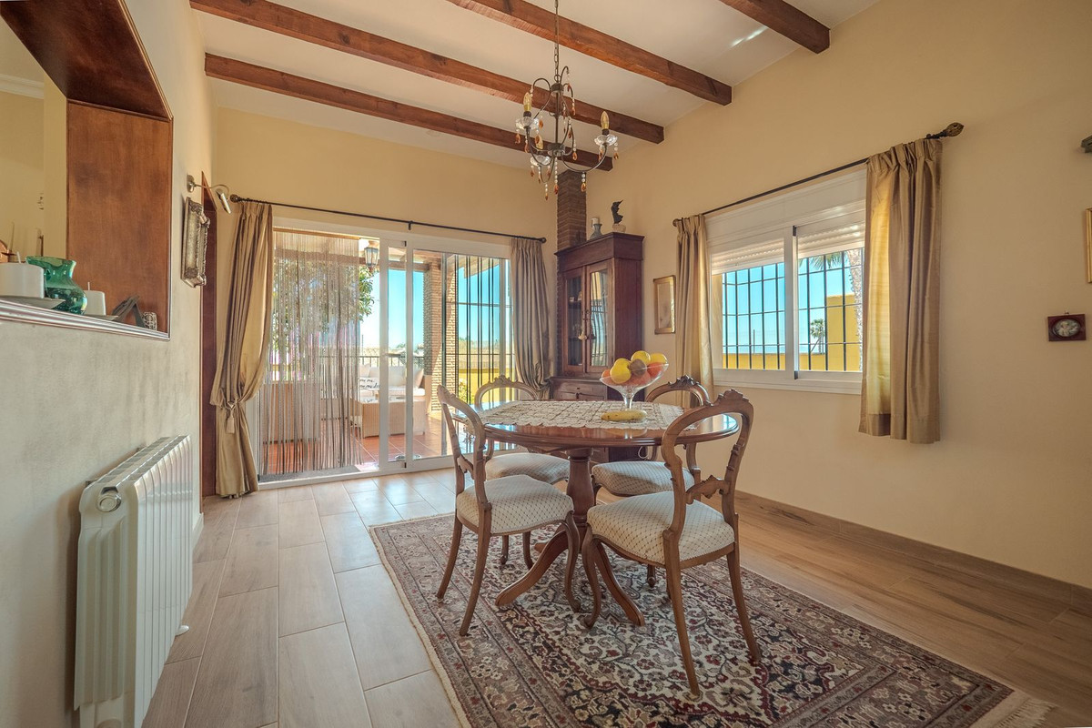 Alhaurin el Grande, Malaga, 5 Bedrooms Bedrooms, ,3 BathroomsBathrooms,For Sale,R5048269