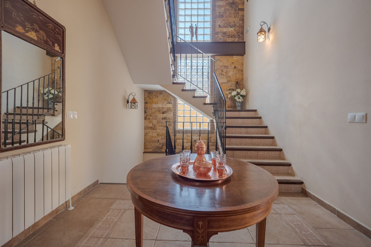 Alhaurin el Grande, Malaga, 5 Bedrooms Bedrooms, ,3 BathroomsBathrooms,For Sale,R5048269