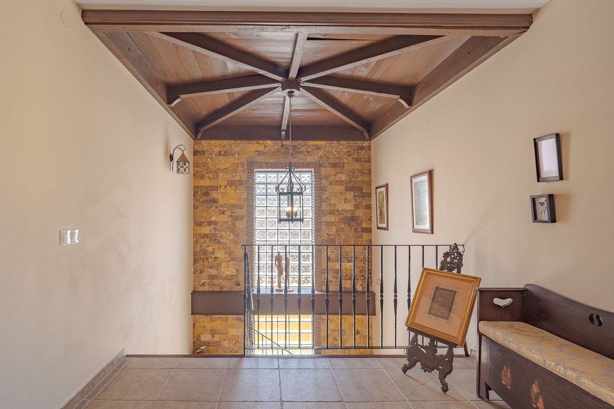 Alhaurin el Grande, Malaga, 5 Bedrooms Bedrooms, ,3 BathroomsBathrooms,For Sale,R5048269