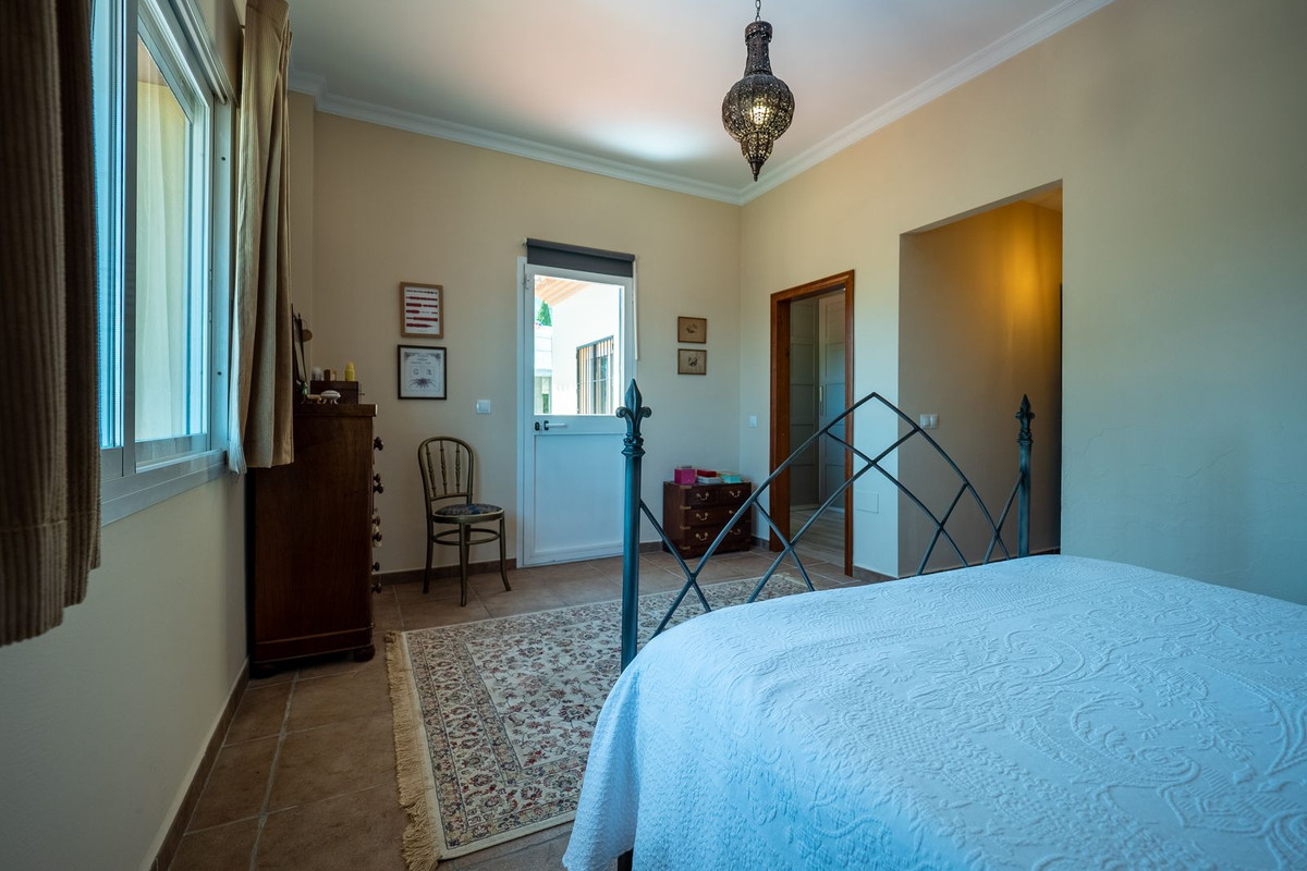 Alhaurin el Grande, Malaga, 5 Bedrooms Bedrooms, ,3 BathroomsBathrooms,For Sale,R5048269