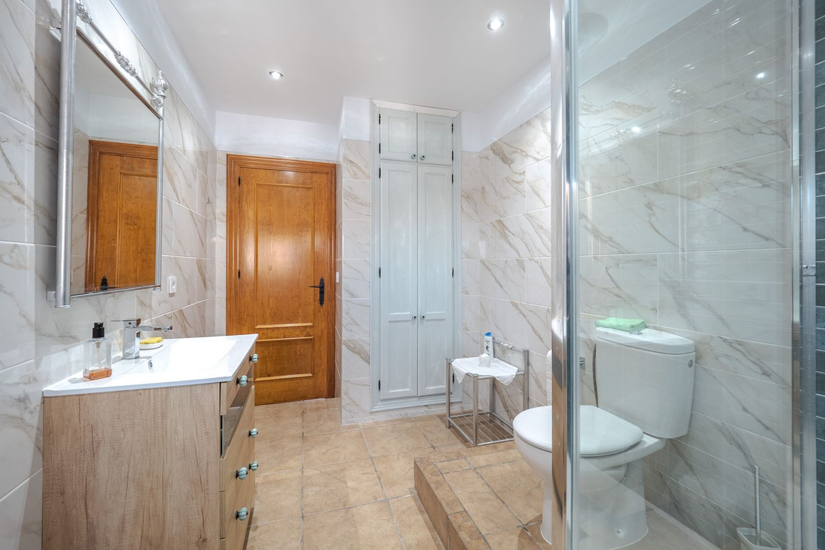 Alhaurin el Grande, Malaga, 5 Bedrooms Bedrooms, ,3 BathroomsBathrooms,For Sale,R5048269