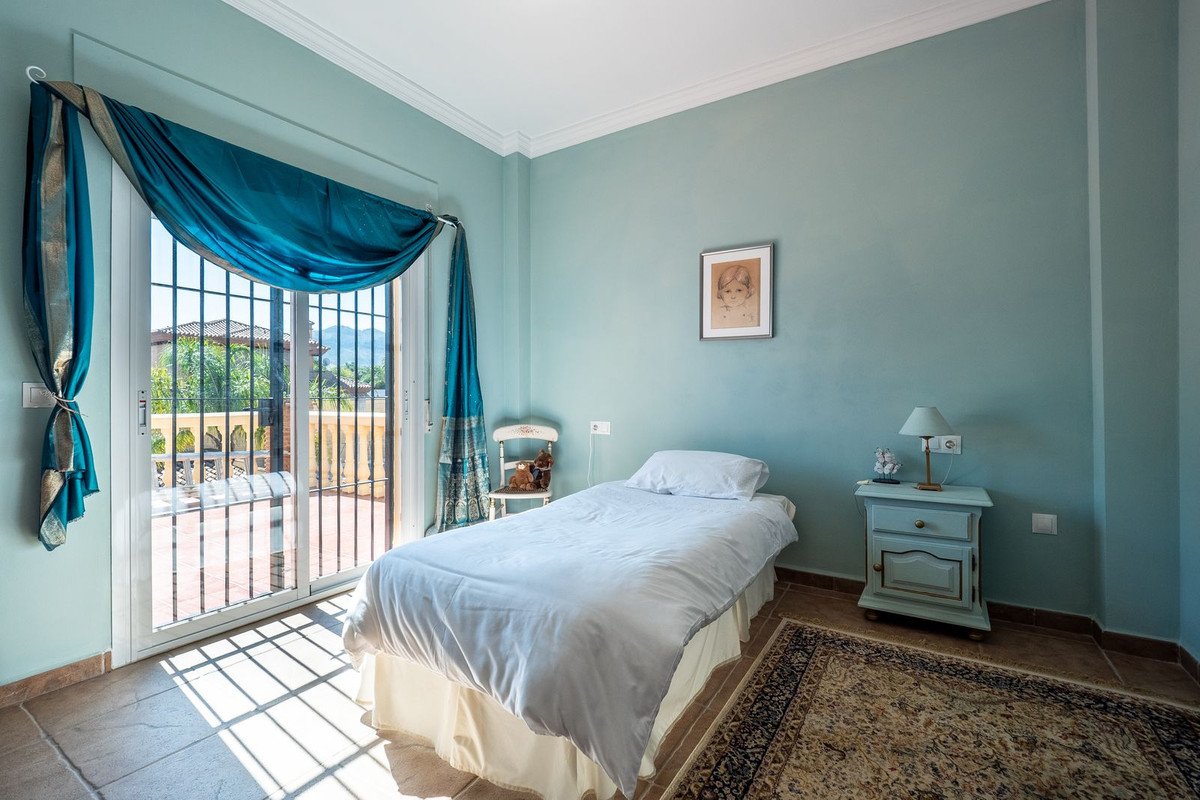 Alhaurin el Grande, Malaga, 5 Bedrooms Bedrooms, ,3 BathroomsBathrooms,For Sale,R5048269