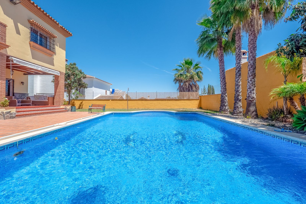 Alhaurin el Grande, Malaga, 5 Bedrooms Bedrooms, ,3 BathroomsBathrooms,For Sale,R5048269