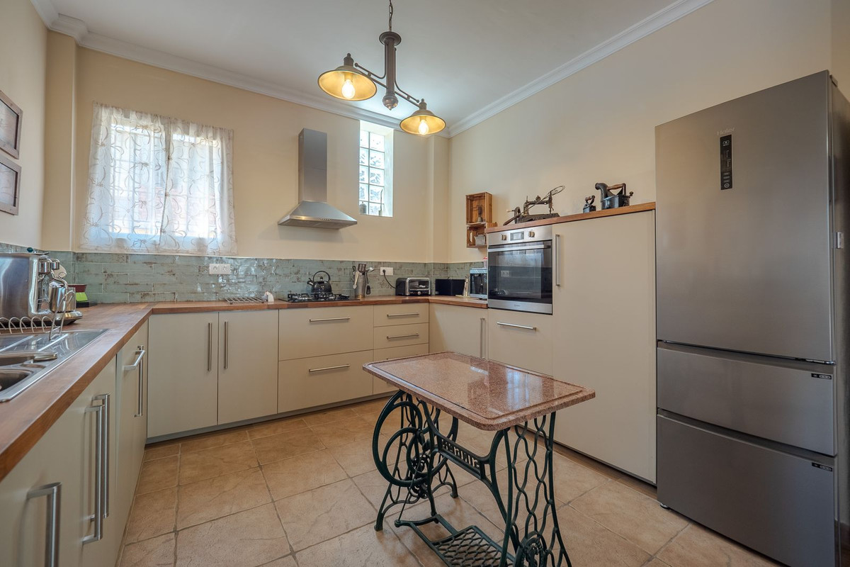 Alhaurin el Grande, Malaga, 5 Bedrooms Bedrooms, ,3 BathroomsBathrooms,For Sale,R5048269