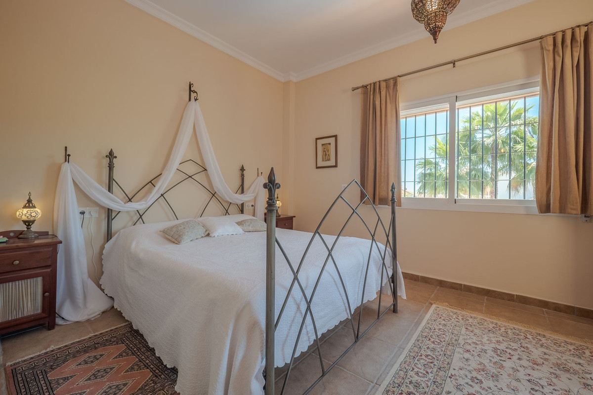 Alhaurin el Grande, Malaga, 5 Bedrooms Bedrooms, ,3 BathroomsBathrooms,For Sale,R5048269