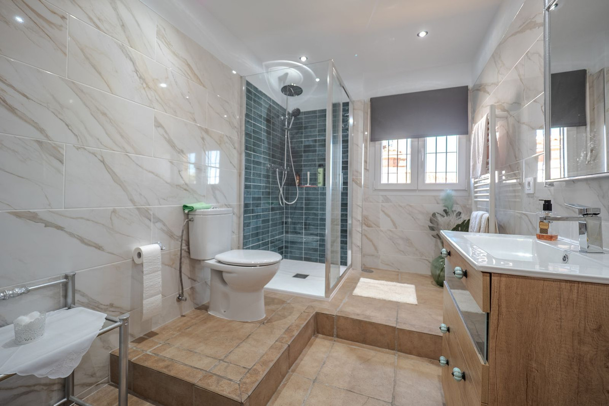 Alhaurin el Grande, Malaga, 5 Bedrooms Bedrooms, ,3 BathroomsBathrooms,For Sale,R5048269