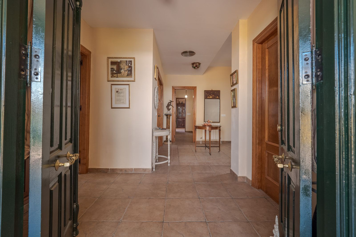 Alhaurin el Grande, Malaga, 5 Bedrooms Bedrooms, ,3 BathroomsBathrooms,For Sale,R5048269