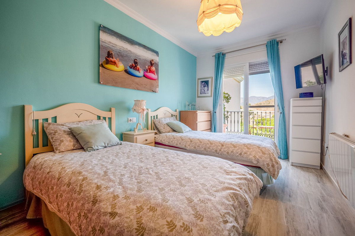 Alhaurin Golf, Malaga, 3 Bedrooms Bedrooms, ,2 BathroomsBathrooms,For Sale,R5112271
