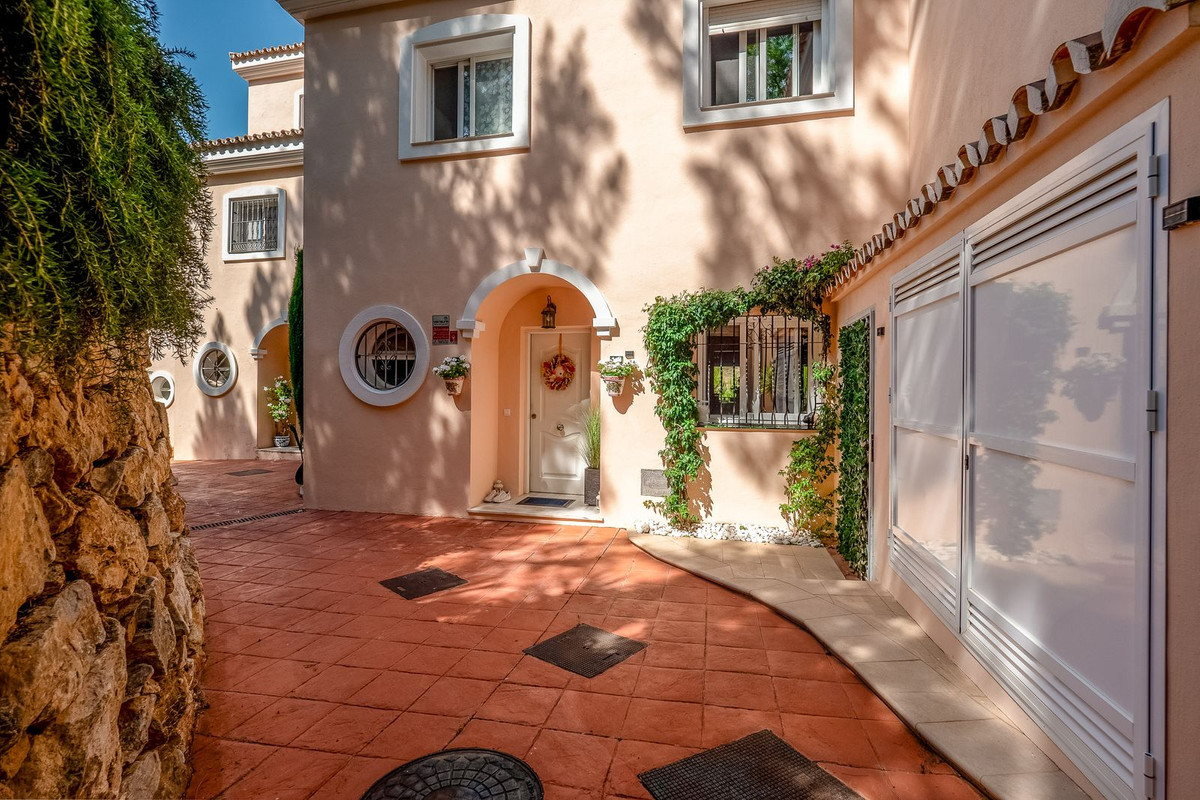 Alhaurin Golf, Malaga, 3 Bedrooms Bedrooms, ,2 BathroomsBathrooms,For Sale,R5112271