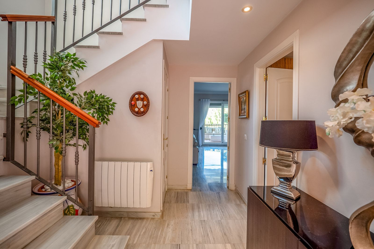 Alhaurin Golf, Malaga, 3 Bedrooms Bedrooms, ,2 BathroomsBathrooms,For Sale,R5112271