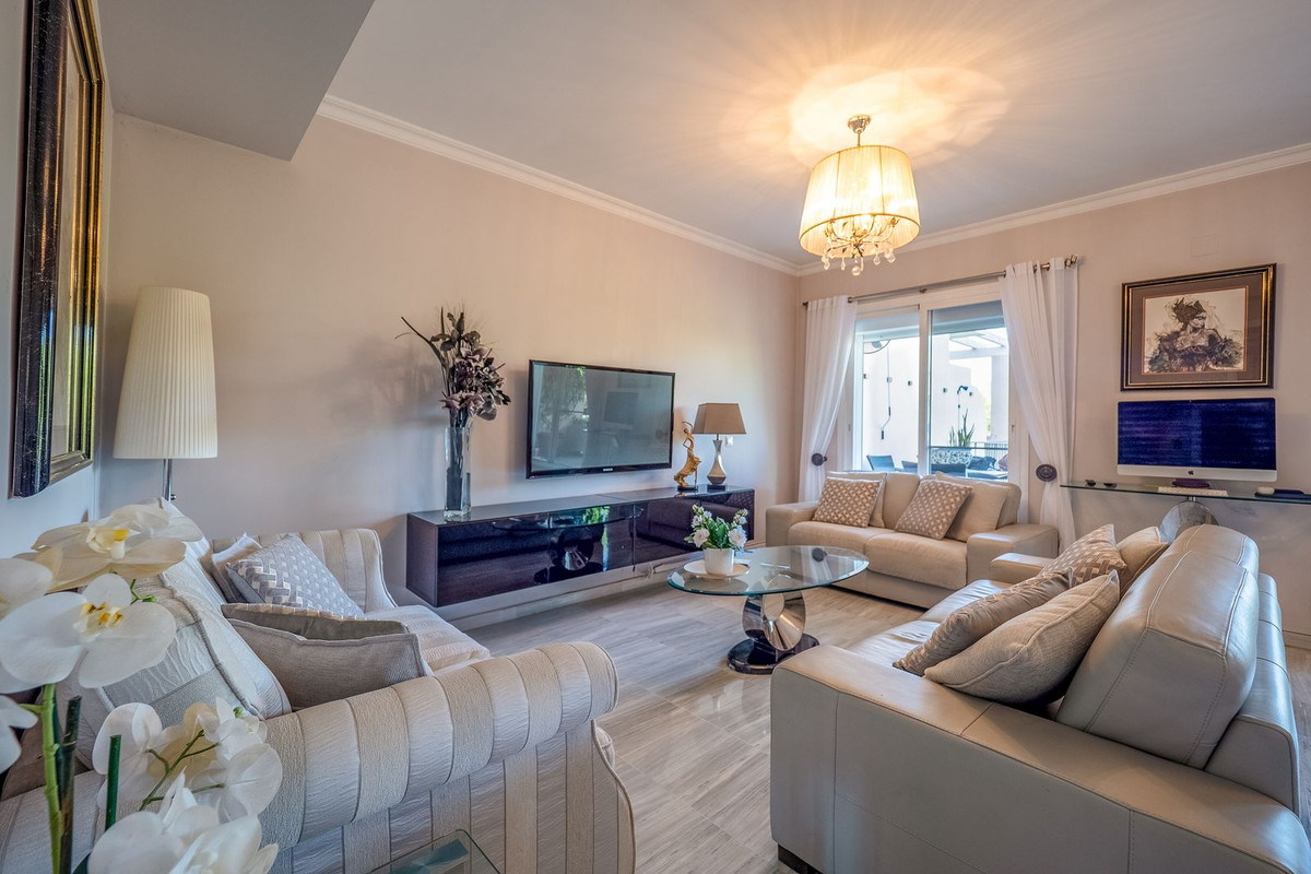 Alhaurin Golf, Malaga, 3 Bedrooms Bedrooms, ,2 BathroomsBathrooms,For Sale,R5112271