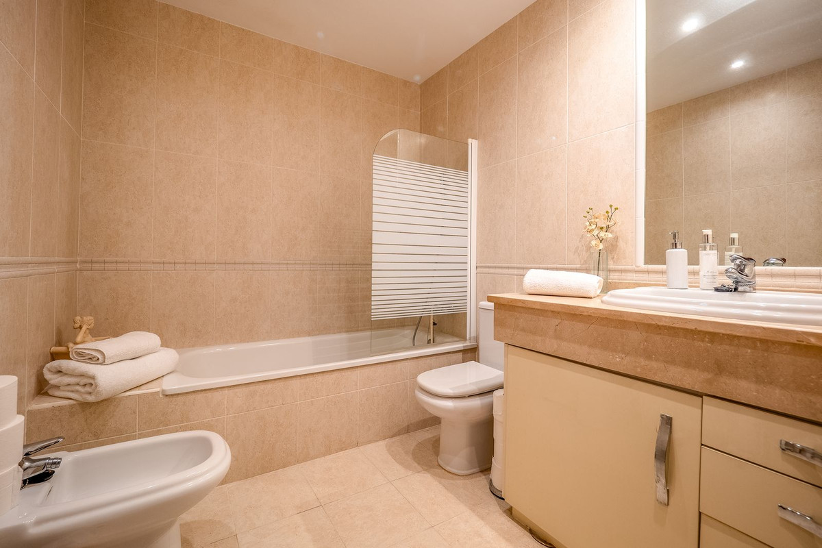 Alhaurin Golf, Malaga, 3 Bedrooms Bedrooms, ,2 BathroomsBathrooms,For Sale,R5112271