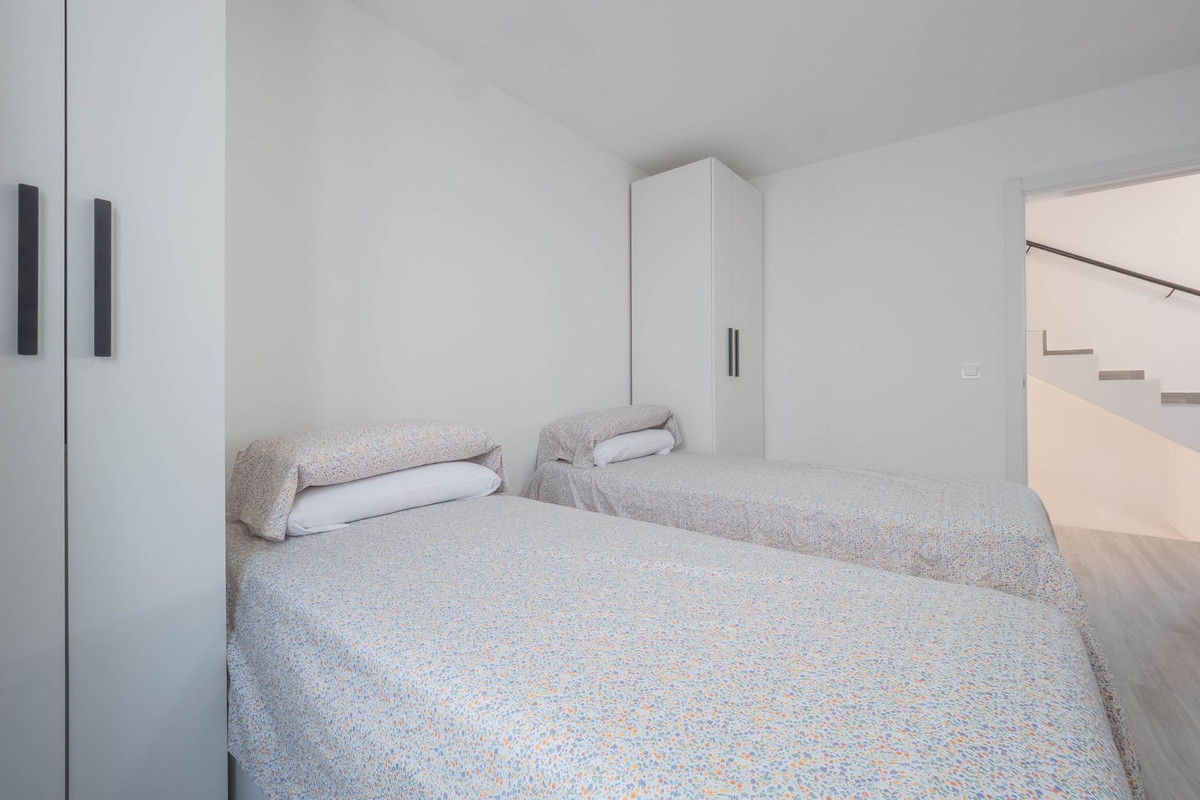 Alhaurin el Grande, Malaga, 3 Bedrooms Bedrooms, ,1 BathroomBathrooms,For Sale,R5235502