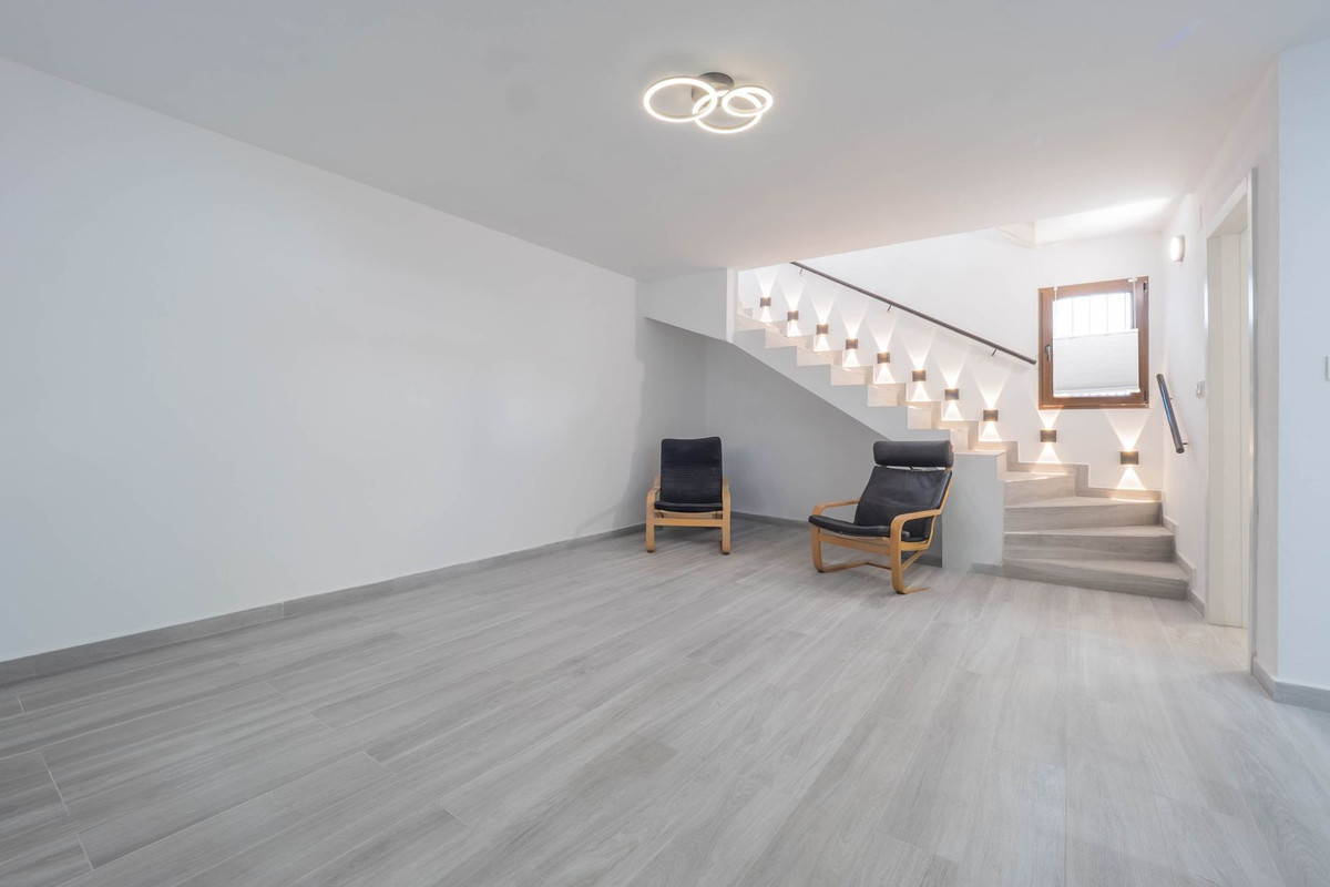 Alhaurin el Grande, Malaga, 3 Bedrooms Bedrooms, ,1 BathroomBathrooms,For Sale,R5235502