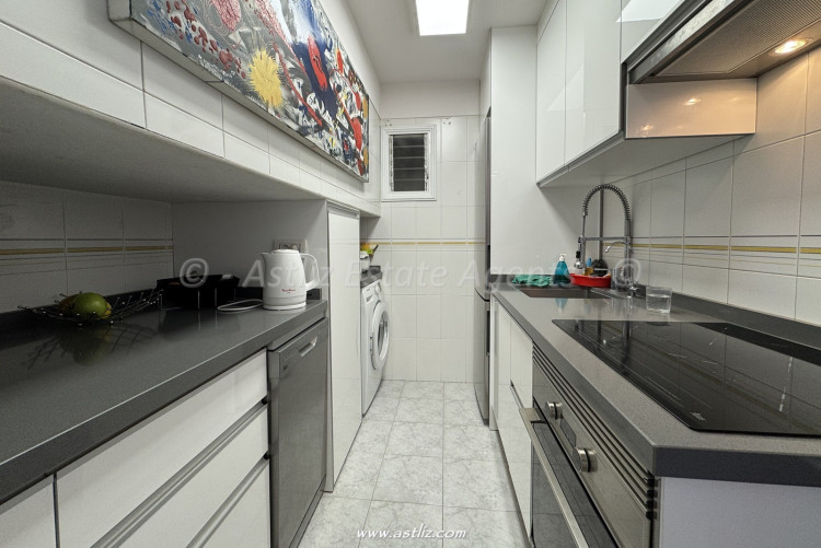 1 Bed, 1 Bath, ApartmentFor Sale, Edificio Eva, Acantilado De Los Gigantes