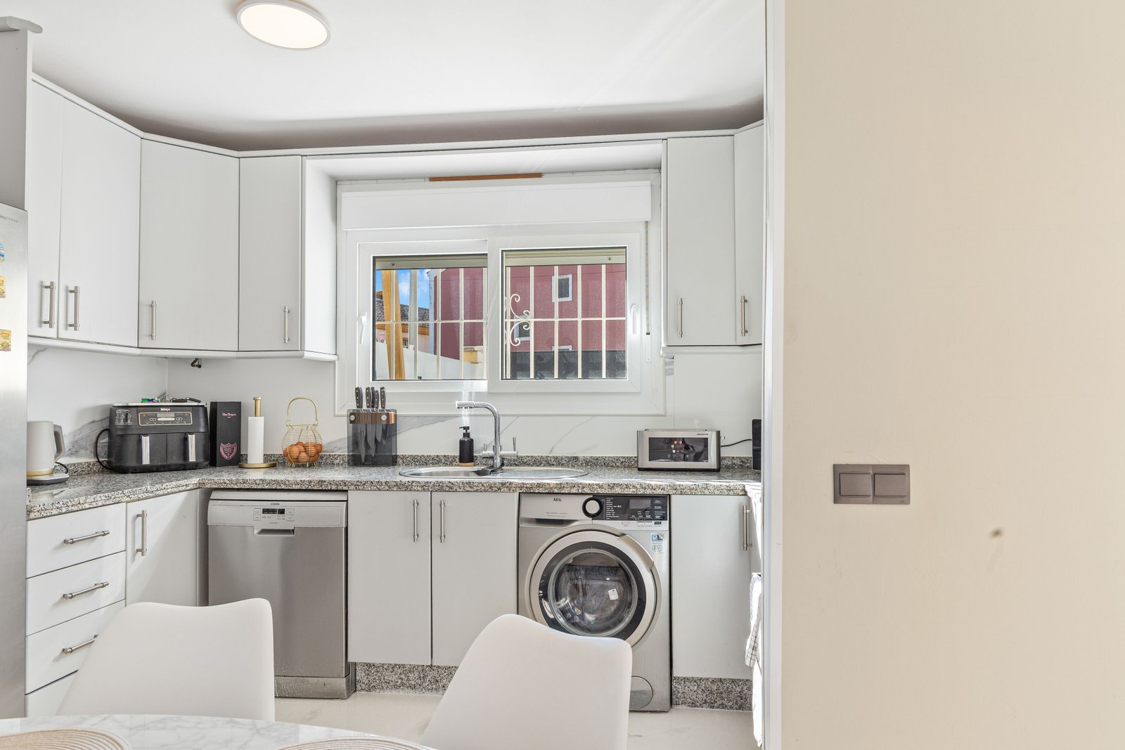 5 Bed, 3 Bath, HouseFor Sale, Manilva, Malaga