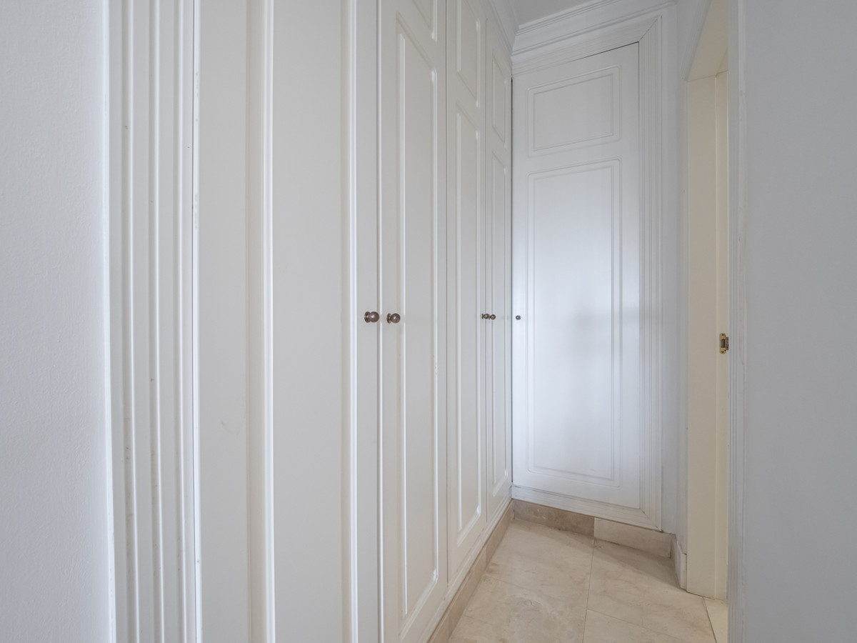 2 Bed, 2 Bath, ApartmentFor Sale, Puerto Banus, Malaga